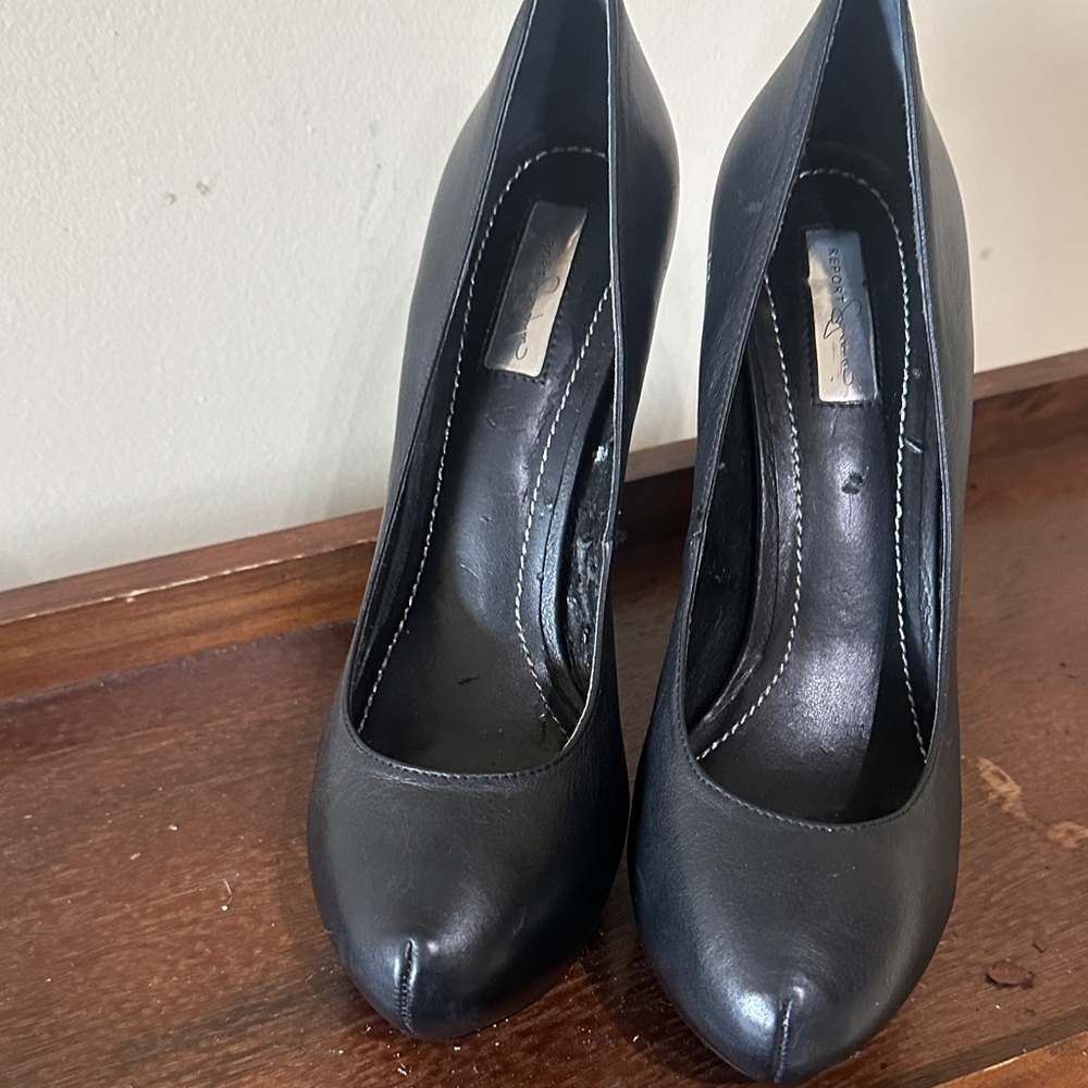 Report Signature Black Leather Heels